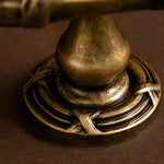 Afbeelding laden in galerijweergave, Antique Brass Leaf Cabinet Knob