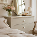 Cargar imagen en el visor de la Galería, Pearl white cabinet knobs in a bedroom setting