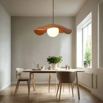 Carica l'immagine nella visualizzazione Galleria, Lampada a sospensione minimalista Yumi in resina scultorea elegante