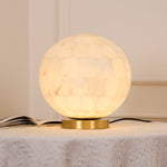 Bild in die Galerieansicht laden, Alabaster Kugel Tischlampe