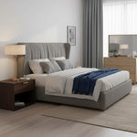 Afbeelding laden in galerijweergave, Tela 1‑licht en 3‑licht tafellamp – modern linnen en metaal voor nachtkastje of woonkamer