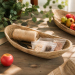 Afbeelding laden in galerijweergave, Distressed Paulownia Wood Boat-Shaped Serving Tray scene 3