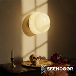 Afbeelding laden in galerijweergave, Coloria Circulaire Glas – Moderne Wandlamp voor Woonkamer & Gang