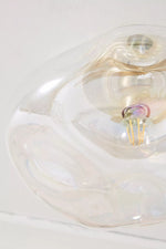 Afbeelding laden in galerijweergave, Lightail Opbouw Plafondlamp - Iriserend Glas met Messing Basis
