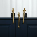 Załaduj obraz do przeglądarki galerii, Złote Mosiężne Uchwyty do Szafek Thinker – Metalowe Uchwyty do Szuflad i Gałki do Toaletki