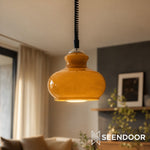 Bild in die Galerieansicht laden, Lunea Retro Creme-Glas-Pendelleuchte – Nordische Vintage-Hängeleuchte für Schlafzimmer und Esszimmer