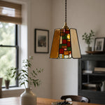Afbeelding laden in galerijweergave, Vintage hanglamp van rozenkleurig glas-in-lood