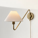 Afbeelding laden in galerijweergave, Diora Plug-In Wandlamp - Champagne Brons Verstelbare Arm Lamp met Linnen Kap