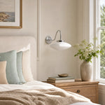 Cargar imagen en el visor de la Galería, scene-bedside-cream