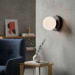 Afbeelding laden in galerijweergave, Nuevola Zachte Sculpturale Wandlamp – Minimalistische Decoratieve Wandlamp voor Moderne Binnenruimtes