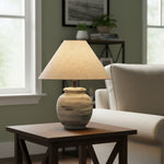 Afbeelding laden in galerijweergave, Ceravine Rustieke Keramische Voet Tafellamp met Kegelvormige Stoffen Kap – Elegante Accentverlichting voor Thuis