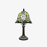 Afbeelding laden in galerijweergave, Virelle Traditionele Tiffany Tafellamp – Kleurrijke Glas-in-lood Koepel Bureaulamp voor Slaapkamer