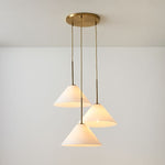 Afbeelding laden in galerijweergave, Conica 3-licht kegel kroonluchter - sculpturale glazen hanglamp moderne stijl