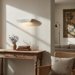 Carica immagine nel visualizzatore della Galleria, Applique da parete moderna in metallo Hidra – Applique minimalista a luce diretta verso il basso per case moderne