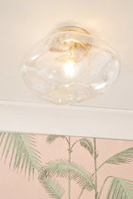 Afbeelding laden in galerijweergave, Lightail Opbouw Plafondlamp - Iriserend Glas met Messing Basis