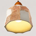 Cargar imagen en el visor de la Galería, Warm lower glow and faceted shade edge