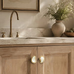Afbeelding laden in galerijweergave, French Vintage Cashew Shell Brass Cabinet Knobs and Pulls - image 20
