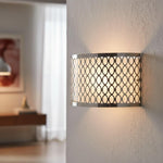 Afbeelding laden in galerijweergave, Liorin fretwerk wandlamp - moderne gebogen metalen en stoffen kap wandlamp voor hal of slaapkamer