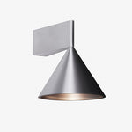 Załaduj obraz do przeglądarki galerii, Metorq Metalowa Lampa Ścienna w Kształcie Stożka - Minimalistyczny Geometryczny Akcent do Przedpokoju