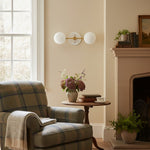 Afbeelding laden in galerijweergave, Glorica glazen make-up spiegel verlichting - moderne messing wandlamp voor badkamerstijl