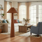 Afbeelding laden in galerijweergave, Wickara Geweven Vloerlamp - Sculpturaal rotan ontwerp met natuurlijke rotanstijl, geschikt voor woonkamer en slaapkamer