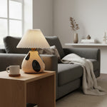 Afbeelding laden in galerijweergave, Undara Tafellamp - Geplooide Stoffen Kap Glazen Voet Decoratieve Lamp voor Woonkamer