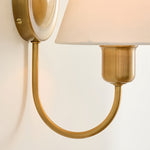 Cargar imagen en el visor de la galería, Aplique de Pared Tracian - Brazo Curvado con Pantalla de Vidrio o Lino para Dormitorio