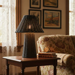 Załaduj obraz do przeglądarki galerii, Wickara rzeźbiarska mini lampa stołowa z rattanu – naturalne plecione wykończenie, odpowiednia na stoliki boczne i do przedpokojów