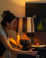Bild in die Galerieansicht laden, Harmony Stripe Tischlampe