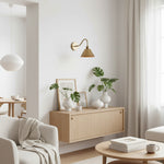 Afbeelding laden in galerijweergave, Narix Afgeronde Metalen Wandkandelaar - Strak Industrieel Ontwerp in Hedendaagse Stijl voor Slaapkamer en Lounge