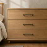 Afbeelding laden in galerijweergave, Antique brass drawer pull finish closeup