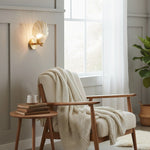 Afbeelding laden in galerijweergave, Shellora Stijlvolle Schelp Wandlamp – Sculpturale Glas- en Metaal Wandlamp voor Thuis N44