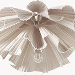 Afbeelding laden in galerijweergave, Elora plastic hanglamp – lichtgewicht modern ontwerp voor slaapkamers of woonkamers