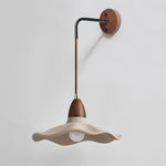 Bild in die Galerieansicht laden, Crested Wave Wandleuchte