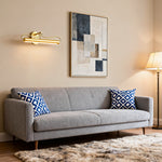 Cargar imagen en el visor de la galería, Aplique de luz para cuadros Aurix con diseño de brazo curvado - Iluminación de pared elegante para arte y espacios habitables