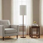 Cargar imagen en el visor de la galería, Lámpara de pie de madera de nogal Linbron con pantalla de lino acanalada – Decoración moderna natural para el hogar