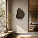 Afbeelding laden in galerijweergave, Large wooden leaf wall sculpture in a calm natural interior