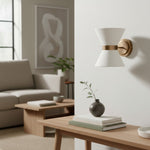 Cargar imagen en el visor de la galería, Lámpara de Pared Ankora - Pantalla de Lino con Diseño de Corbatín, Aplique de Metal de Latón Envejecido para Pasillo