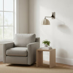 Bild in der Galerieansicht laden, Lumarys Schwenkarm-Wandleuchte – Skulpturale Leinen-Schirm Wandleuchte im organischen Stil für Wohn- oder Schlafzimmer