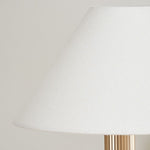 Afbeelding laden in galerijweergave, Diora Wandlamp - Moderne Messingarmatuur met Elegante Kap