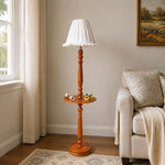 Afbeelding laden in galerijweergave, Vintage vloerlamp van massief hout met optioneel bijzettafeltje