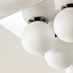 Cargar imagen en el visor de la Galería, Detail image: close view of chrome fitting and glass diffuser.