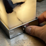 Bild in die Galerieansicht laden, Würfel Marmor-Tischlampe
