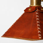 Załaduj obraz do przeglądarki galerii, Close detail of leather shade stitching and edge