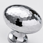 Carica l'immagine nella visualizzazione Galleria, Close view of cabinet knob finish and mounting stem