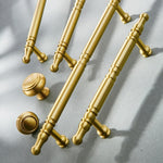 Afbeelding laden in galerijweergave, Kwikset Cameron doorgangs messing deurknop – niet-vergrendelbaar, dummy optie