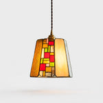 Afbeelding laden in galerijweergave, Vintage hanglamp van rozenkleurig glas-in-lood