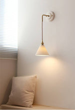 Afbeelding laden in galerijweergave, Decoratieve keramische bord wandkandelaar