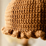 Afbeelding laden in galerijweergave, Close view of woven shade and scalloped lower edge