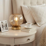 Afbeelding laden in galerijweergave, Tracian Moderne Dimple Globe Tafellamp – Messing Sfeervolle Decoratieve Lamp voor Slaapkamer of Lounge